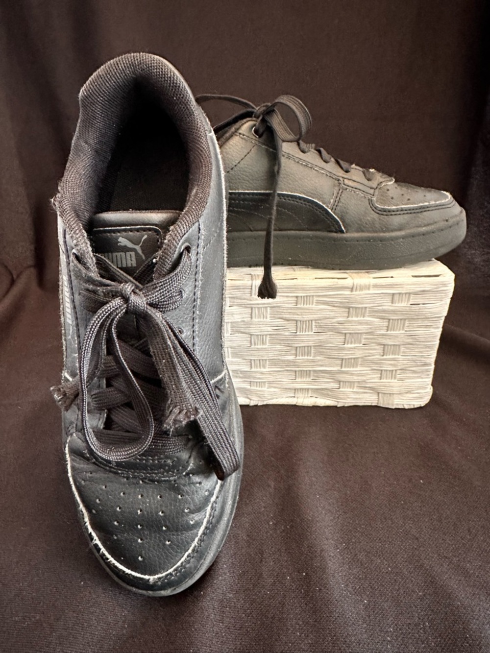 Puma Boy’s Sz. 4.5 Black Low-Top Sneakers with Subtle Gray Details